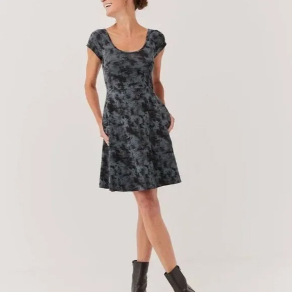 Pact Fit & Flare crossback mini dress Medium